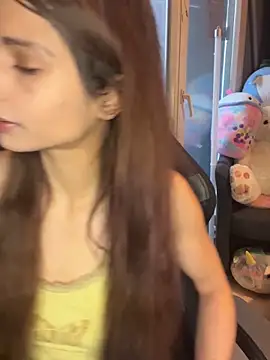 Snapshot of LaPetitechienne1 chatting on 01/31/25, 08:11 LaPetitechienne1 online show from 01/31/25, 08:11