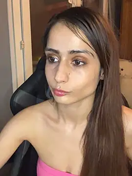 Snapshot of LaPetitechienne1 chatting on 02/02/25, 09:34 LaPetitechienne1 online show from 02/02/25, 09:34