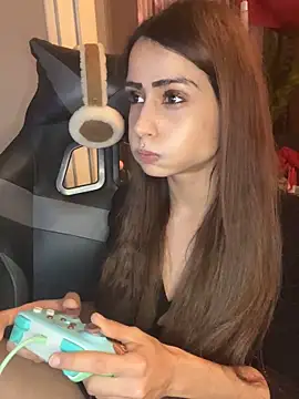 Snapshot of LaPetitechienne1 chatting on 02/11/25, 11:44 LaPetitechienne1 online show from 02/11/25, 11:44