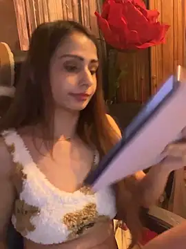 Snapshot of LaPetitechienne1 chatting on 02/14/25, 10:58 LaPetitechienne1 online show from 02/14/25, 10:58