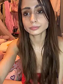 Snapshot of LaPetitechienne1 chatting on 02/16/25, 01:03 LaPetitechienne1 online show from 02/16/25, 01:03