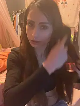 Snapshot of LaPetitechienne1 chatting on 02/19/25, 09:14 LaPetitechienne1 online show from 02/19/25, 09:14