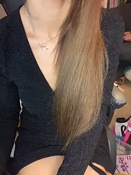 Snapshot of LaPetitechienne1 chatting on 02/24/25, 11:52 LaPetitechienne1 online show from 02/24/25, 11:52