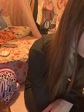 Snapshot of LaPetitechienne1 chatting on 03/15/25, 05:30 LaPetitechienne1 online show from 03/15/25, 05:30