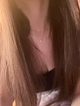 Snapshot of LaPetitechienne1 chatting on 03/15/25, 04:21 LaPetitechienne1 online show from 03/15/25, 04:21