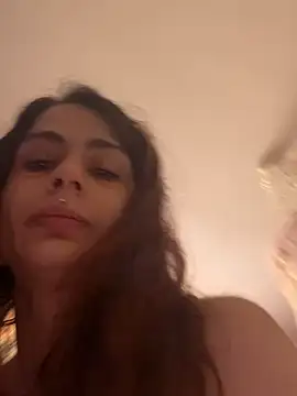 Snapshot of LaPetitechienne1 chatting on 03/18/25, 08:25 LaPetitechienne1 online show from 03/18/25, 08:25