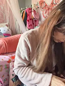 Snapshot of LaPetitechienne1 chatting on 03/18/25, 12:25 LaPetitechienne1 online show from 03/18/25, 12:25