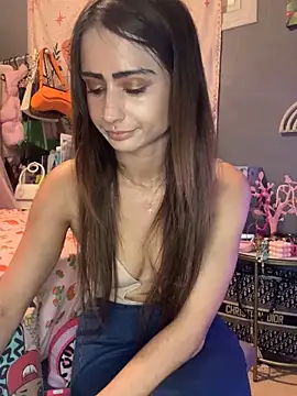 Snapshot of LaPetitechienne1 chatting on 10/12/25, 05:23 LaPetitechienne1 online show from 10/12/25, 05:23