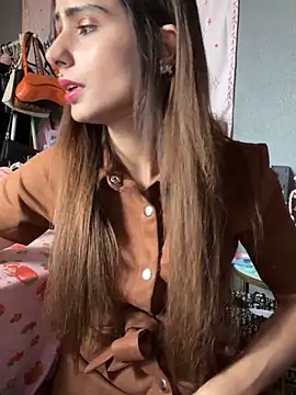 Snapshot of LaPetitechienne1 chatting on 10/17/25, 12:19 LaPetitechienne1 online show from 10/17/25, 12:19