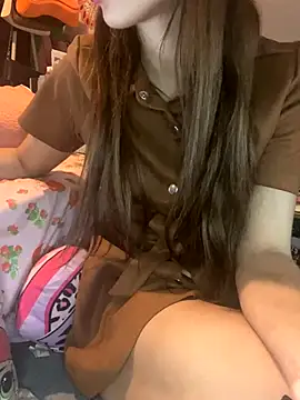 Snapshot of LaPetitechienne1 chatting on 10/18/25, 12:24 LaPetitechienne1 online show from 10/18/25, 12:24