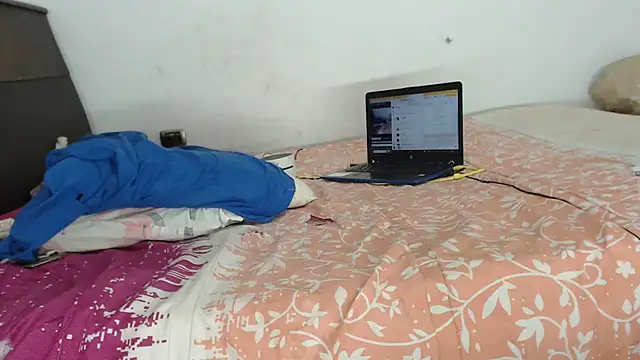 Snapshot of salomee_88 chatting on 03/02/25, 03:24 salomee 88 online show from 03/02/25, 03:24