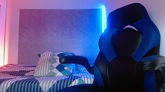 Snapshot of hannapasion chatting on 10/04/25, 08:12 hannapasion online show from 10/04/25, 08:12