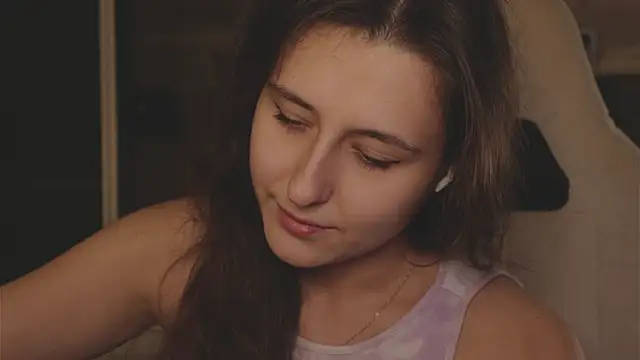 Snapshot of Chill_out_with_Salvia chatting on 12/04/25, 04:05 Chill out with Salvia online show from 12/04/25, 04:05