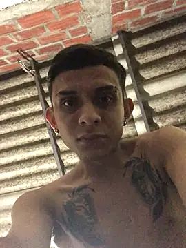 Snapshot of fran777775 chatting on 12/15/25, 02:27 fran777775 online show from 12/15/25, 02:27