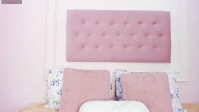 Snapshot of Madiison_Cooper chatting on 01/25/25, 09:04 Madiison Cooper online show from 01/25/25, 09:04