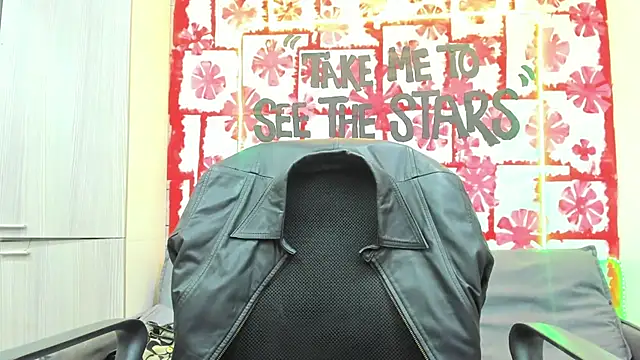 Mhelanny2 online show from 02/19/25, 08:12