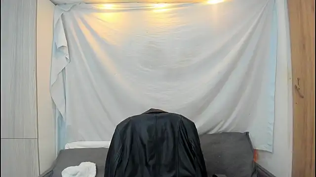 Mhelanny2 online show from 01/12/26, 02:33