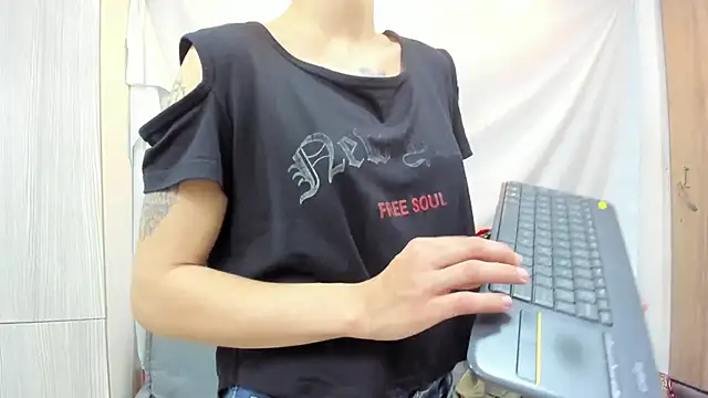 Mhelanny2 online show from 02/13/26, 06:26