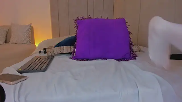 luisah  online show from 04/16/26, 09:39