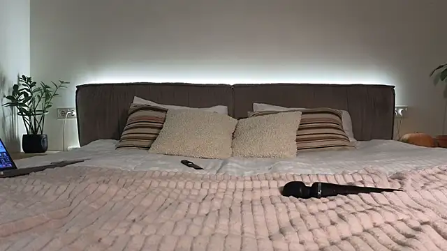 PassionAnn online show from 10/23/25, 07:01