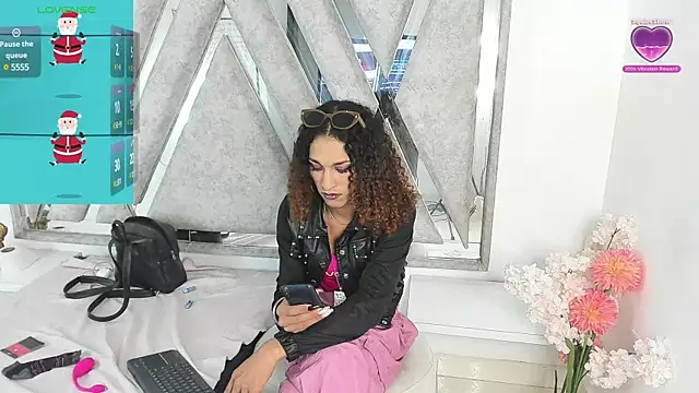 StefanyMiler online show from 12/19/24, 07:18