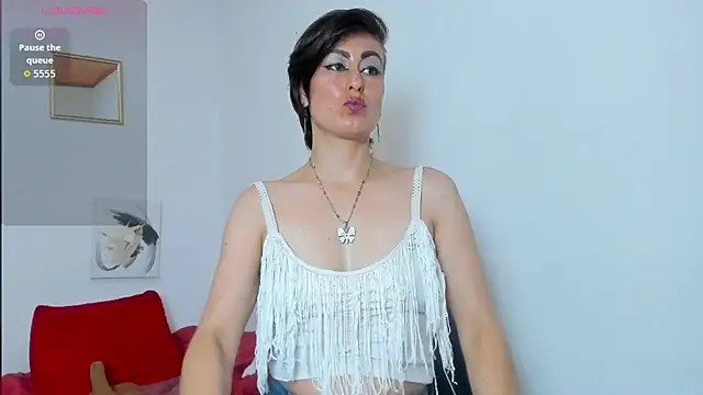 yasmin goldenst online show from 11/07/25, 10:48