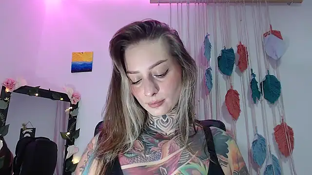 Snapshot of agatha_ink3 chatting on 02/08/25, 04:47 agatha ink3 online show from 02/08/25, 04:47