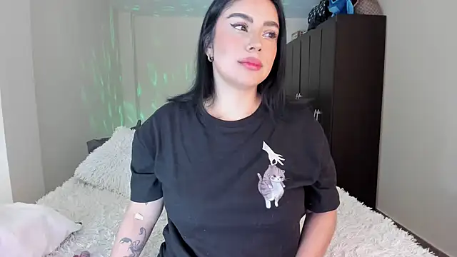 Snapshot of rosalie_lust chatting on 02/25/25, 03:31 rosalie lust online show from 02/25/25, 03:31