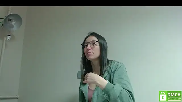 Sophi Cute online show from 10/27/25, 04:11