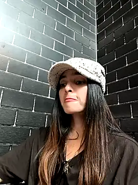 Snapshot of Sam_Sara chatting on 02/11/25, 05:40 Sam Sara online show from 02/11/25, 05:40
