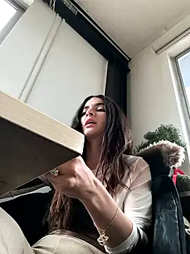 Snapshot of Sam_Sara chatting on 03/19/25, 05:39 Sam Sara online show from 03/19/25, 05:39