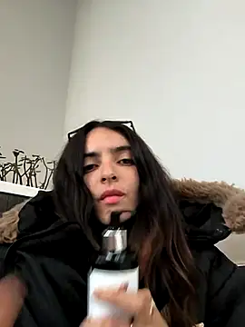 Snapshot of Sam_Sara chatting on 03/19/25, 08:43 Sam Sara online show from 03/19/25, 08:43