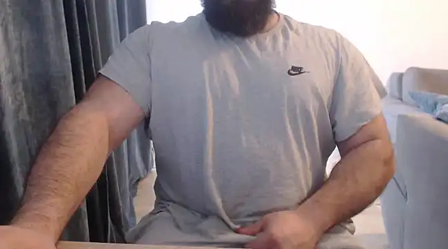 hugemachohandsome online show from 02/26/25, 11:52