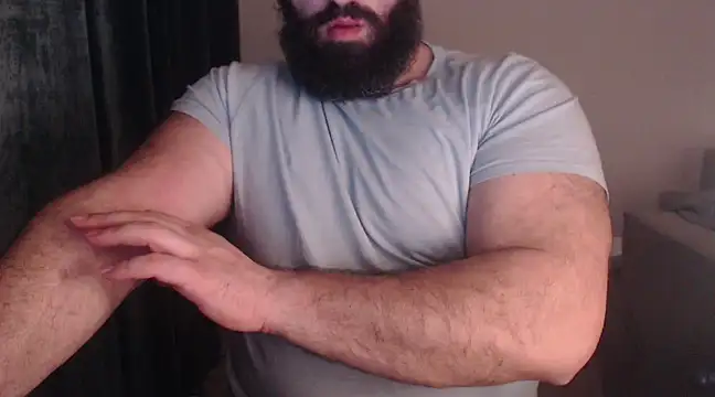 hugemachohandsome online show from 03/06/25, 10:47