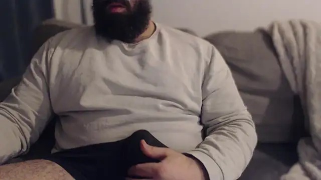 hugemachohandsome online show from 12/22/25, 10:18