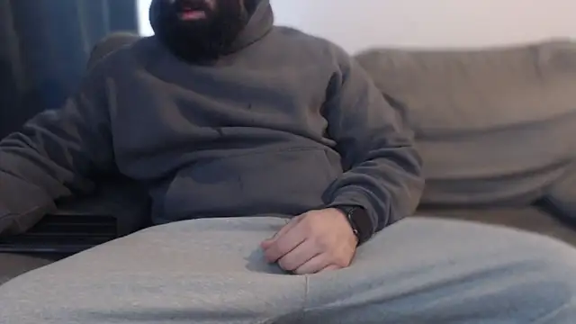 hugemachohandsome online show from 01/06/26, 10:41