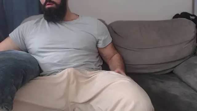 hugemachohandsome online show from 02/10/26, 12:09