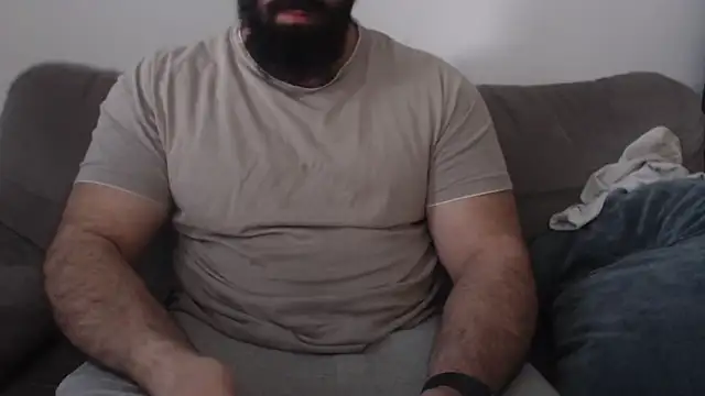 hugemachohandsome online show from 04/21/26, 05:47