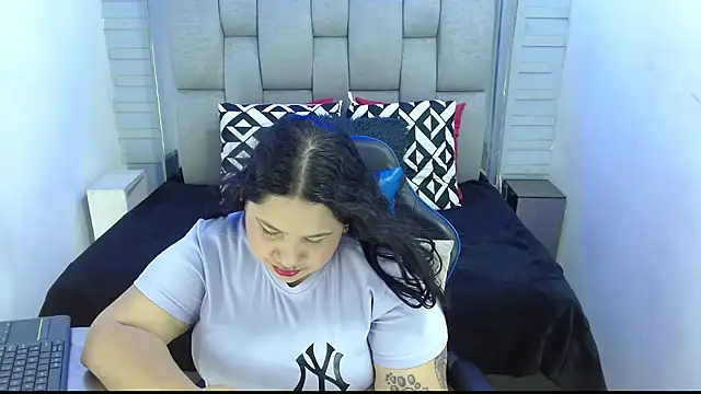 evelin zaens online show from 09/16/25, 04:02