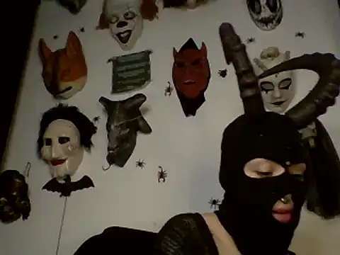 Snapshot of FeticheMacabre chatting on 12/04/24, 04:32 FeticheMacabre online show from 12/04/24, 04:32