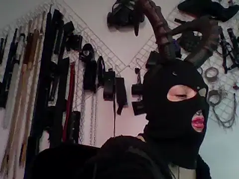 Snapshot of FeticheMacabre chatting on 12/21/24, 09:15 FeticheMacabre online show from 12/21/24, 09:15