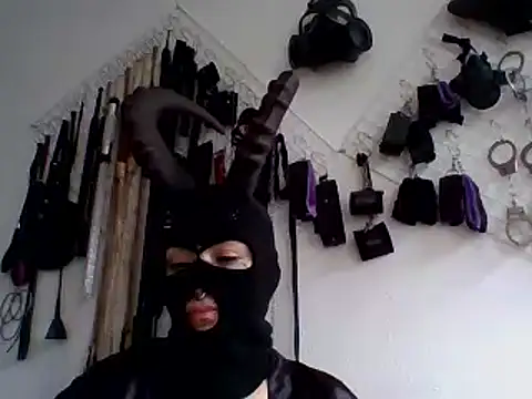 Snapshot of FeticheMacabre chatting on 12/22/24, 07:31 FeticheMacabre online show from 12/22/24, 07:31