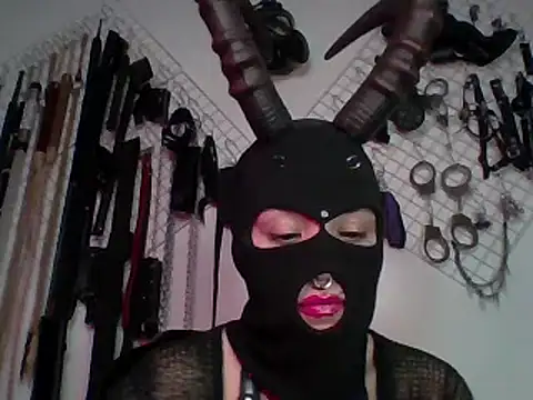 Snapshot of FeticheMacabre chatting on 12/31/24, 01:04 FeticheMacabre online show from 12/31/24, 01:04