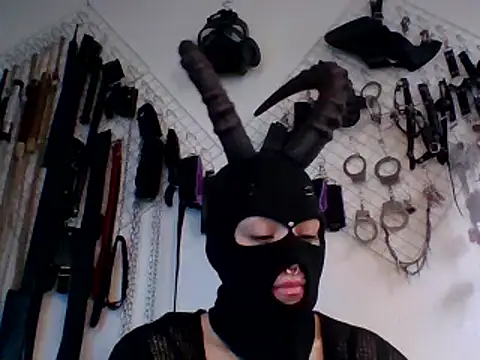 Snapshot of FeticheMacabre chatting on 01/15/25, 08:37 FeticheMacabre online show from 01/15/25, 08:37