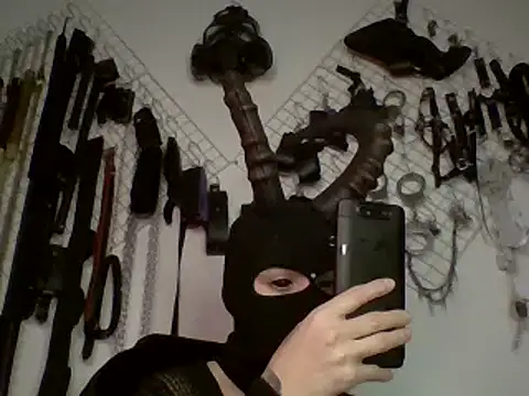 Snapshot of FeticheMacabre chatting on 01/18/25, 02:47 FeticheMacabre online show from 01/18/25, 02:47