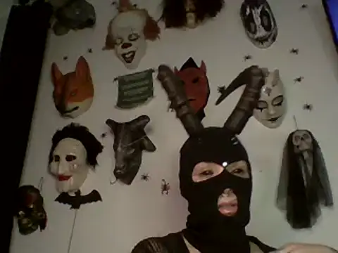 Snapshot of FeticheMacabre chatting on 02/05/25, 12:42 FeticheMacabre online show from 02/05/25, 12:42