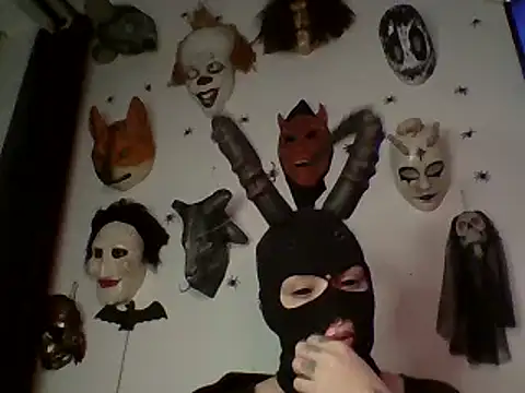 Snapshot of FeticheMacabre chatting on 02/14/25, 01:13 FeticheMacabre online show from 02/14/25, 01:13