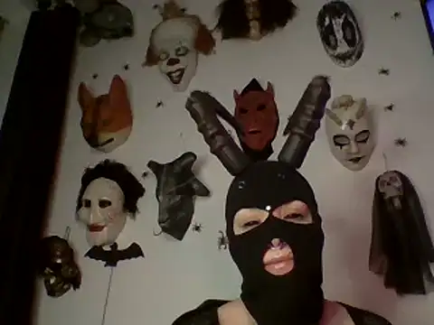 Snapshot of FeticheMacabre chatting on 02/16/25, 05:04 FeticheMacabre online show from 02/16/25, 05:04