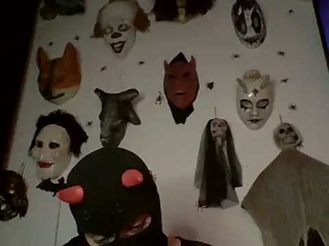 Snapshot of FeticheMacabre chatting on 03/15/25, 05:19 FeticheMacabre online show from 03/15/25, 05:19