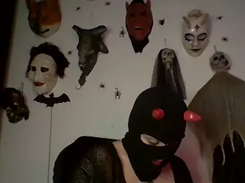 Snapshot of FeticheMacabre chatting on 03/16/25, 07:04 FeticheMacabre online show from 03/16/25, 07:04